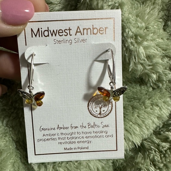 Midwest Amber 925 Sterling Silver dainty butterfly lever back earrings - Picture 4 of 4